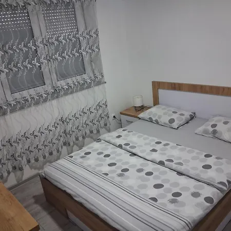 Jagoda Stan Na Dan Apartment