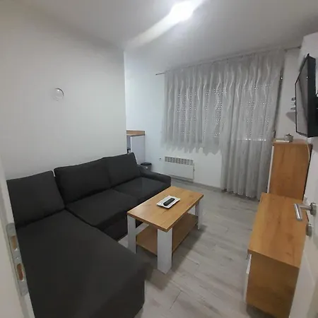 Jagoda Stan Na Dan Πριέντορ